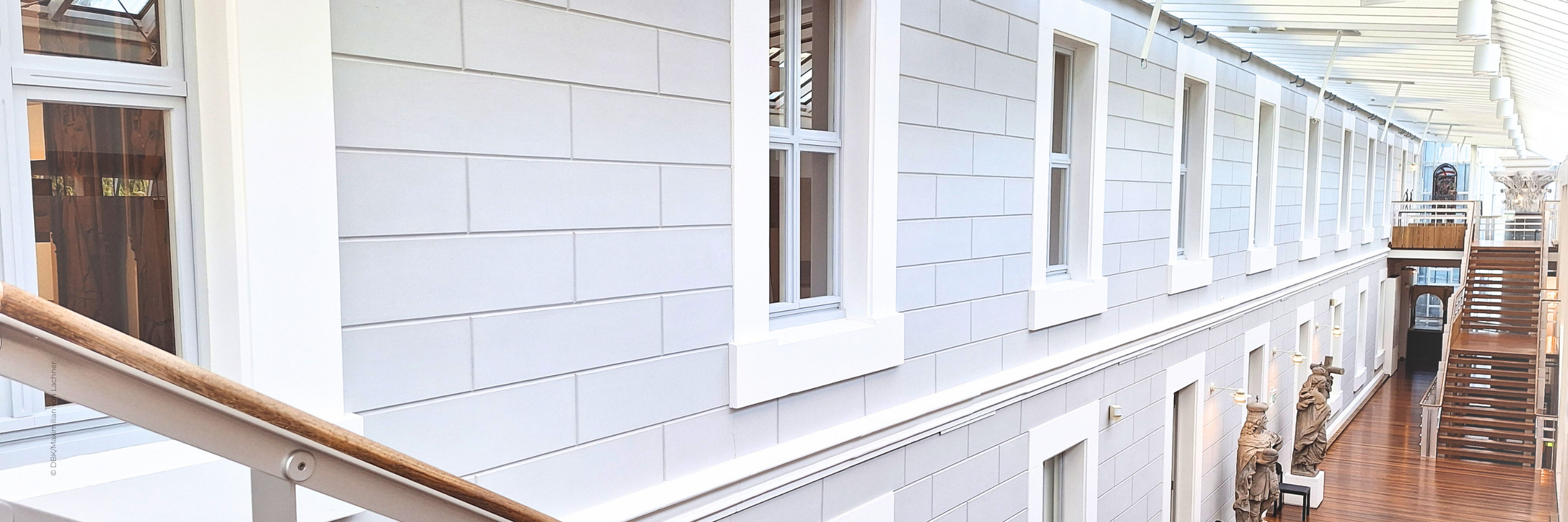 Innenansicht vom Museum am Dom. Flur mit Skulpturen von Kaiser Konstantin und der heiligen Helena. (c) Museum am Dom/ Sabrina Birkel Innenansicht vom Museum am Dom. Flur mit Skulpturen von Kaiser Konstantin und der heiligen Helena.